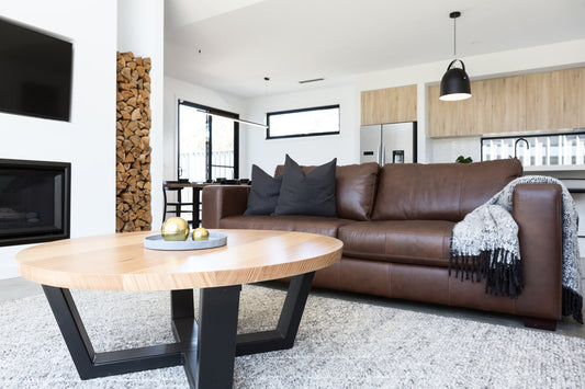 5 Benefits of Choosing Leather Furniture Over Fabric Upholstery